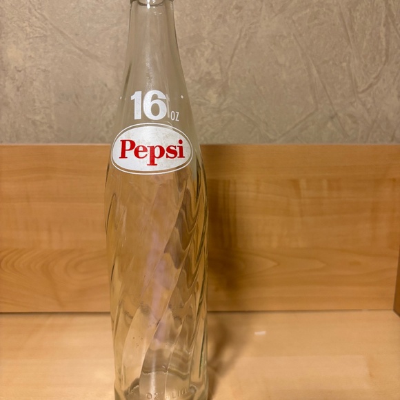 Pepsi Cola 16 oz. Twist Glass Bottle - Picture 1 of 2